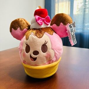 Disney Munchlings Minnie Mouse Plush